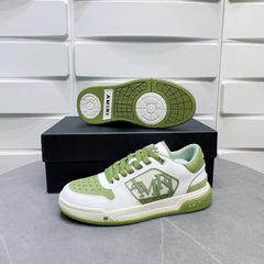 Classic Low Sneakers
