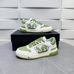 Classic Low Sneakers