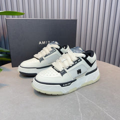 MA1-1 Classic Low Sneakers